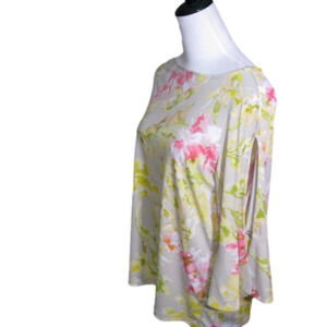 SUSAN Graver Pastel Floral Open Slit Bell Sleeve Top Size Medium